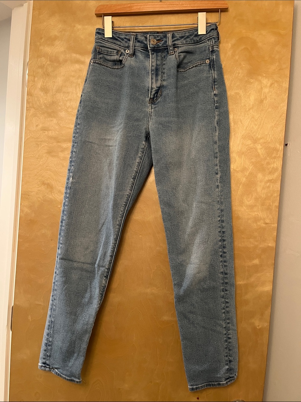 American Eagle Outfitters High-Rise Jeans - Light Blue Denim